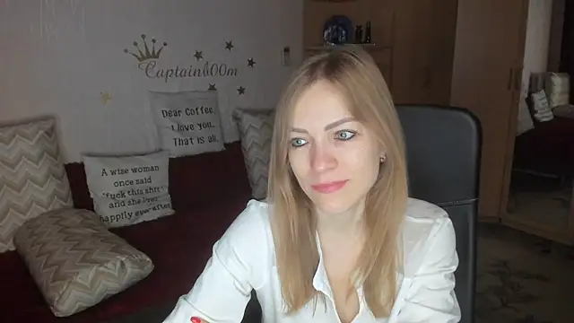 Tiffany Bates online show from October 2025 03:09:02 AM