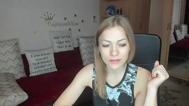 Tiffany Bates online show from October 2025 03:21:01 AM