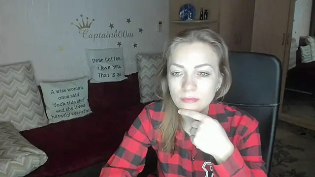 Tiffany Bates online show from December 2025 04:02:02 AM