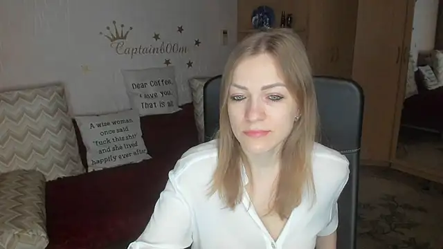 Tiffany Bates online show from December 2025 03:34:02 AM