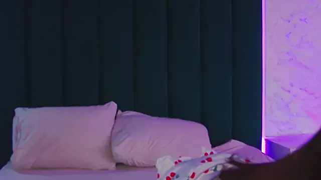 Luna Olsen online show from March 2026 05:11:01 AM