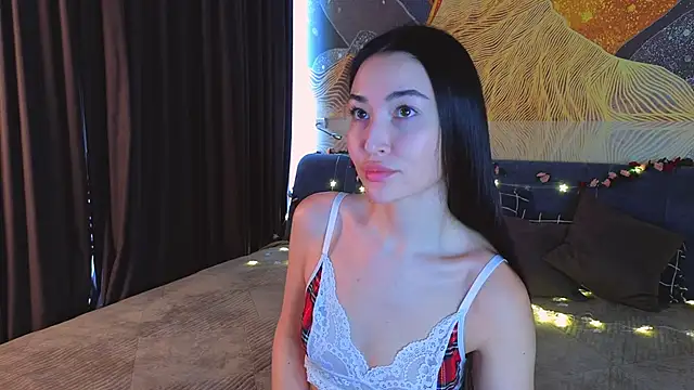 MilaYumi online show from March 2026 07:30:02 AM