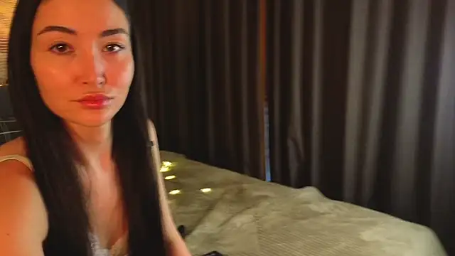 Snapshot of MilaYumi chatting on February 2026 06:43:01 AM MilaYumi online show from February 2026 06:43:01 AM