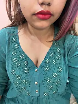 Snapshot of Miss_Rose__ chatting on May 2026 05:27:01 AM Miss Rose online show from May 2026 05:27:01 AM