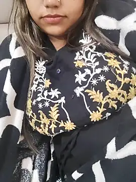 Miss Rose   online show from November 2025 06:00:02 PM