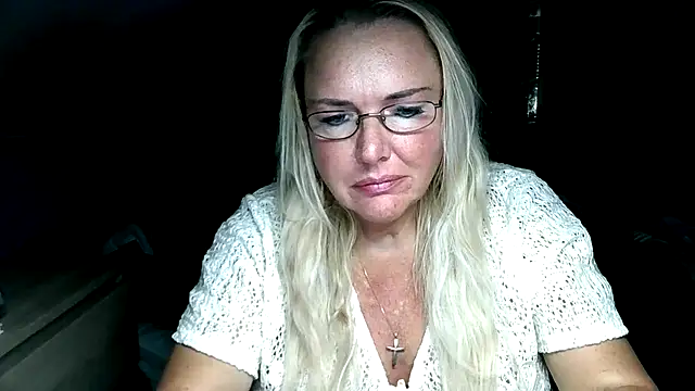 Snapshot of Sandy-Summer chatting on September 2025 11:27:01 AM Sandy-Summer online show from September 2025 11:27:01 AM