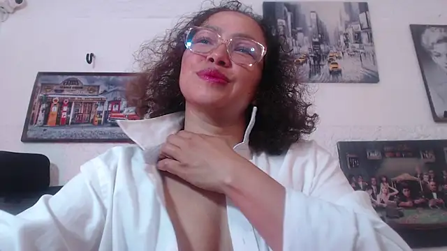 Snapshot of venus_lov9 chatting on October 2025 10:49:01 AM venus lov9 online show from October 2025 10:49:01 AM