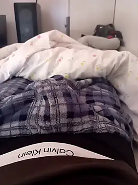 ruiiizz online show from April 2026 10:00:02 AM