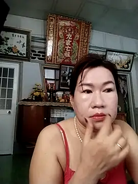 Snapshot of Tyty_xx chatting on October 2025 11:39:01 PM Tyty xx online show from October 2025 11:39:01 PM