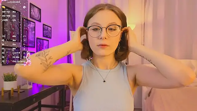 Bubblegum Babe  online show from October 2025 08:20:01 PM
