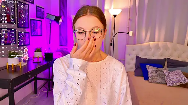 Bubblegum Babe  online show from October 2025 08:33:02 PM