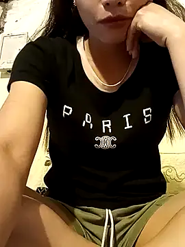 Snapshot of Phiny_xx chatting on October 2025 11:18:02 PM Phiny xx online show from October 2025 11:18:02 PM