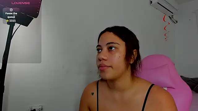 Snapshot of vanelope_smith chatting on November 2025 11:58:01 PM vanelope smith online show from November 2025 11:58:01 PM