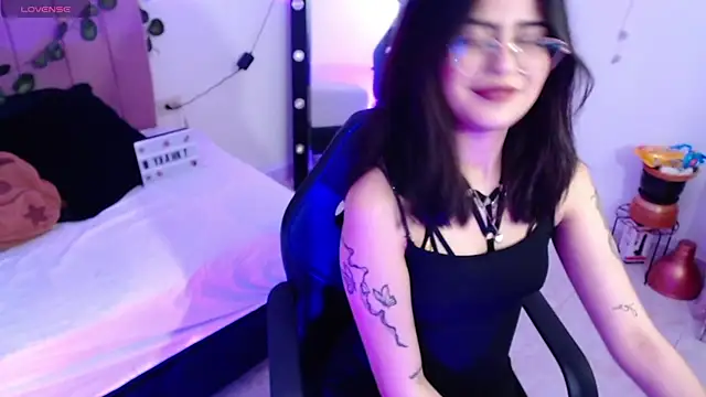 isa bunny18 online show from November 2025 02:58:02 AM