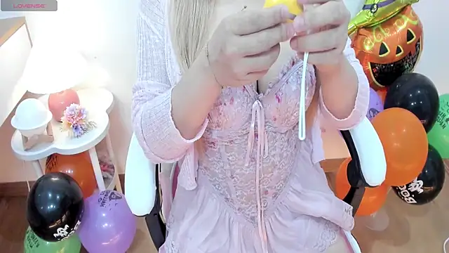  itsyumi  online show from October 2025 01:45:01 PM