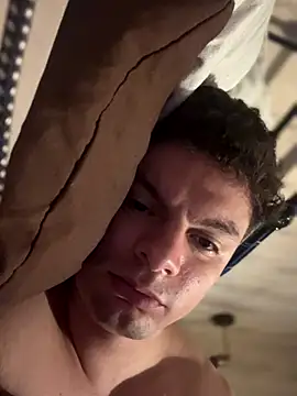 Gabrielrdsouza online show from November 2025 11:35:02 AM