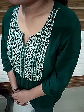 Snapshot of Minakshi_677 chatting on December 2025 08:02:02 PM Minakshi 677 online show from December 2025 08:02:02 PM