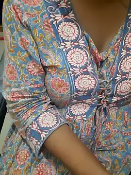 Snapshot of Minakshi_677 chatting on October 2025 05:36:02 PM Minakshi 677 online show from October 2025 05:36:02 PM