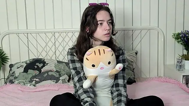 TarahCayne online show from October 2025 08:59:02 AM