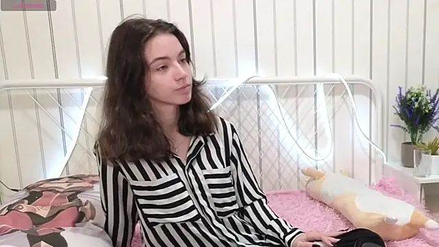 TarahCayne online show from October 2025 08:59:01 AM