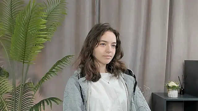 TarahCayne online show from September 2025 09:38:02 AM