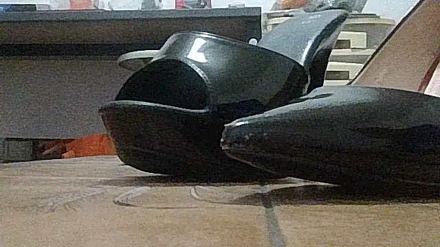 vanessadeesse online show from March 2026 05:05:01 PM