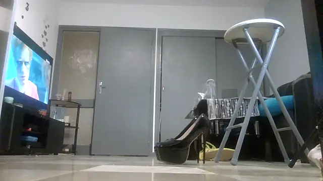 vanessadeesse online show from April 2026 07:18:01 PM