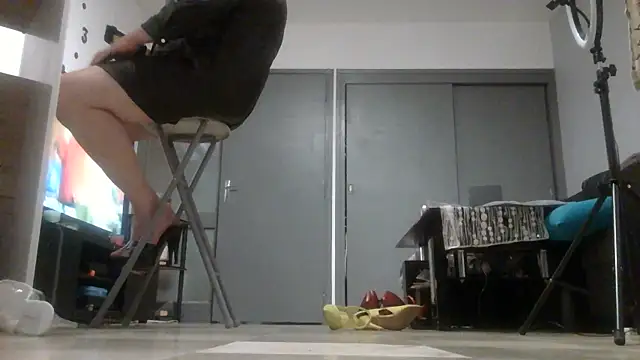 vanessadeesse online show from April 2026 03:48:01 PM