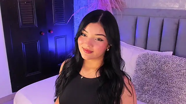 EmmaBlossom online show from November 2025 07:58:01 PM