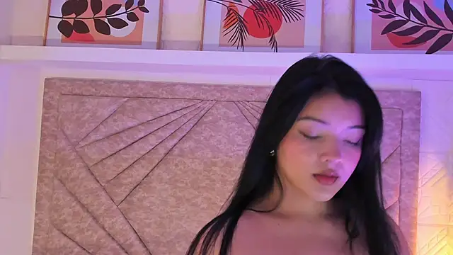 EmmaBlossom online show from December 2025 12:33:02 PM