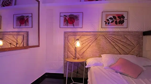 EmmaBlossom online show from March 2026 12:44:02 PM