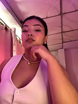 EmmaBlossom online show from November 2025 06:08:02 PM