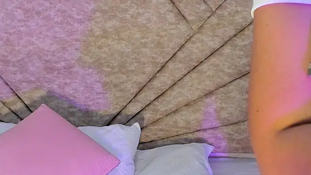 EmmaBlossom online show from January 2026 02:21:01 PM