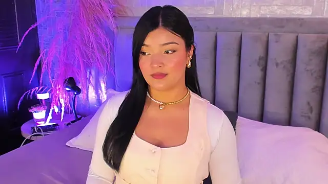 EmmaBlossom online show from October 2025 07:34:02 PM