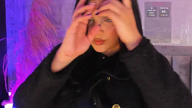 Snapshot of EmmaBlossom chatting on October 2025 07:26:02 PM EmmaBlossom online show from October 2025 07:26:02 PM