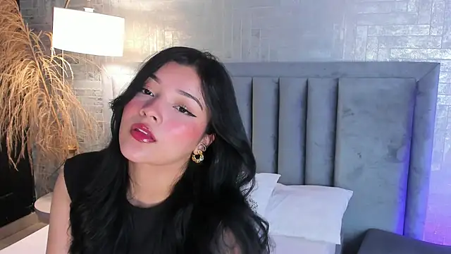 EmmaBlossom online show from May 2026 12:42:01 PM