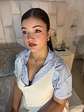 EmmaBlossom online show from April 2026 07:49:01 PM