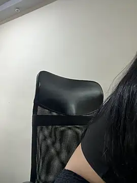 Snapshot of EmmaBlossom chatting on June 2026 11:54:01 AM EmmaBlossom online show from June 2026 11:54:01 AM