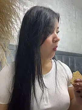 EmmaBlossom online show from February 2026 01:18:01 PM