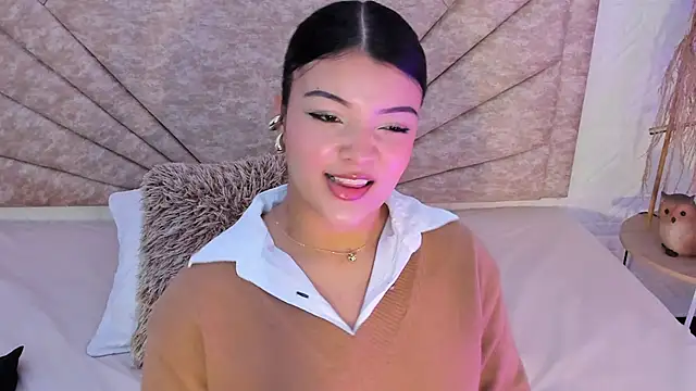 EmmaBlossom online show from December 2025 04:09:01 PM