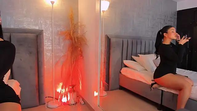 EmmaBlossom online show from April 2026 12:44:01 PM