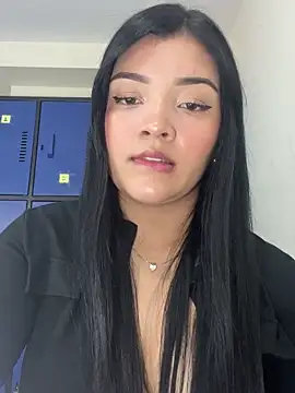 EmmaBlossom online show from November 2025 07:28:02 PM