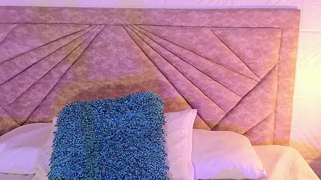 EmmaBlossom online show from February 2026 12:51:02 PM