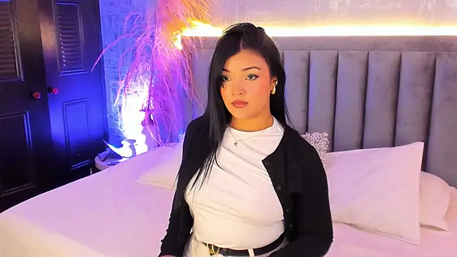 EmmaBlossom online show from November 2025 07:25:02 PM