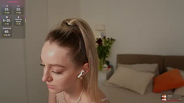 SophieBelll online show from May 2026 10:37:02 AM