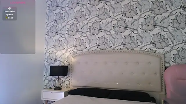 Adrianna5  online show from November 2025 11:03:02 AM