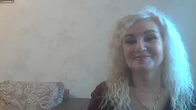 Snapshot of LadySexyBlond chatting on October 2025 10:50:02 AM LadySexyBlond online show from October 2025 10:50:02 AM