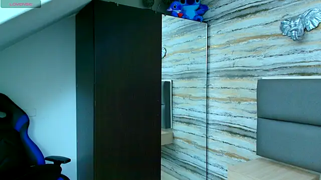 Snapshot of Lovers_21 chatting on November 2025 03:39:02 AM Lovers 21 online show from November 2025 03:39:02 AM