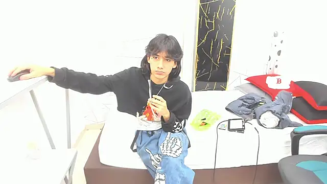 Snapshot of Lovers_21 chatting on November 2025 03:54:01 AM Lovers 21 online show from November 2025 03:54:01 AM