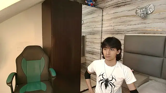 Snapshot of Lovers_21 chatting on November 2025 03:51:01 AM Lovers 21 online show from November 2025 03:51:01 AM